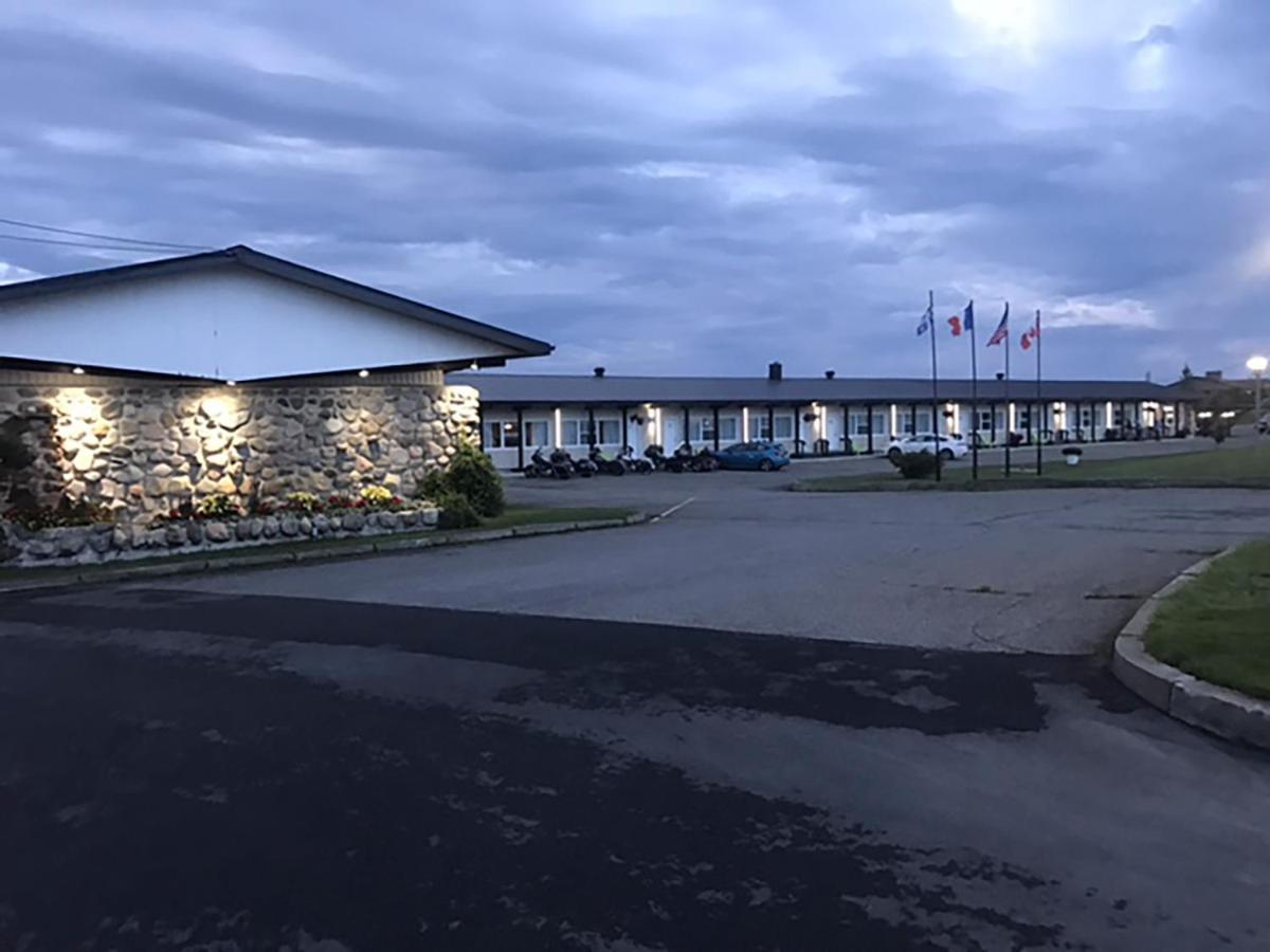 Motel La Marina Matane Exterior photo